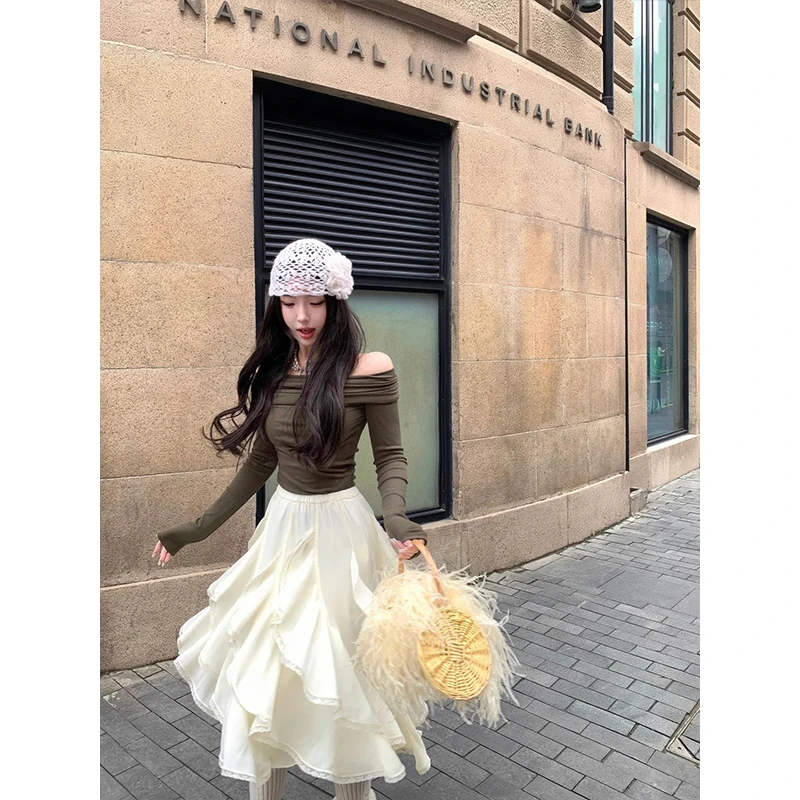 2025秋季新款法式气质时尚高级感一字肩修身上衣高腰不规则半身裙