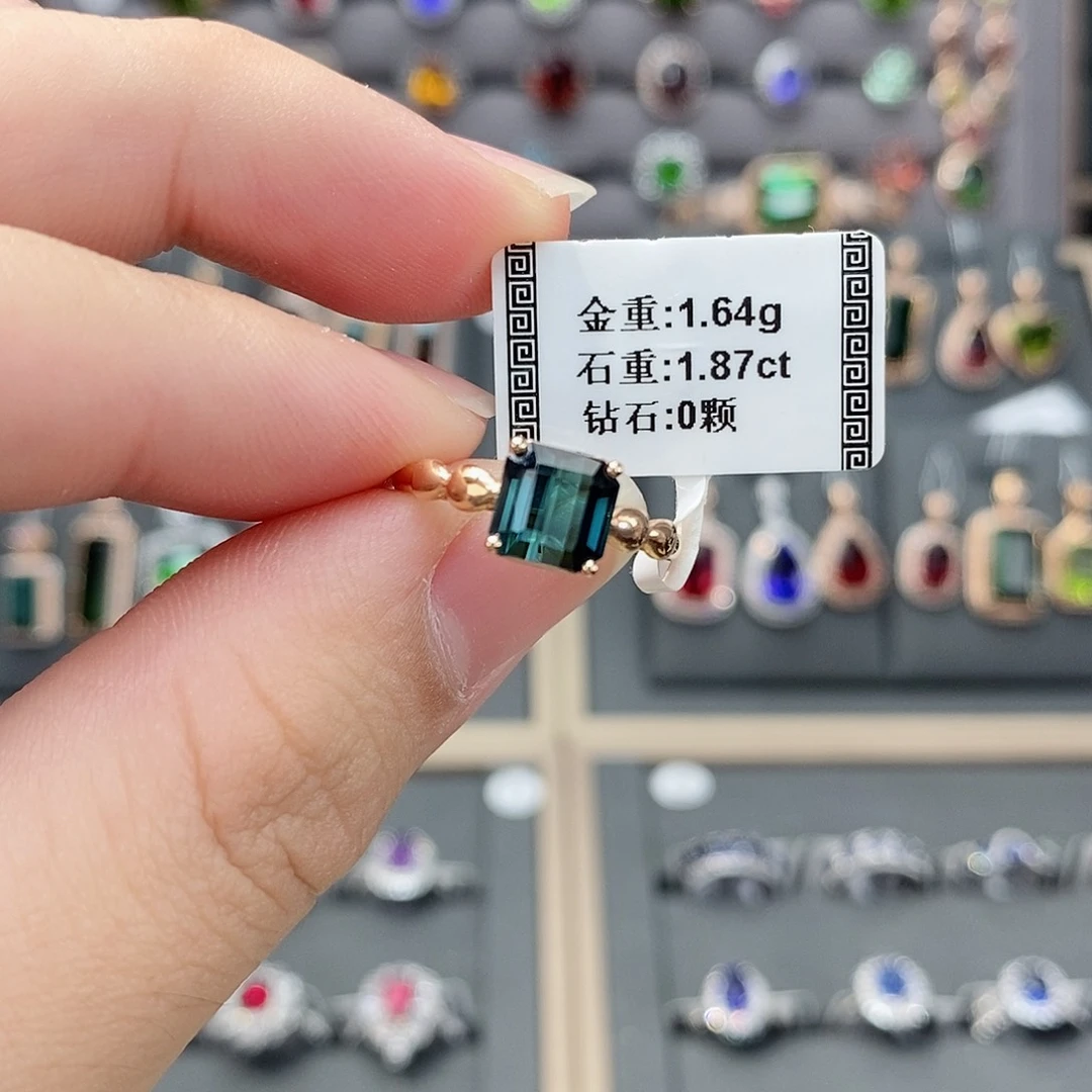 碧玺戒指18K金镶嵌1.87。