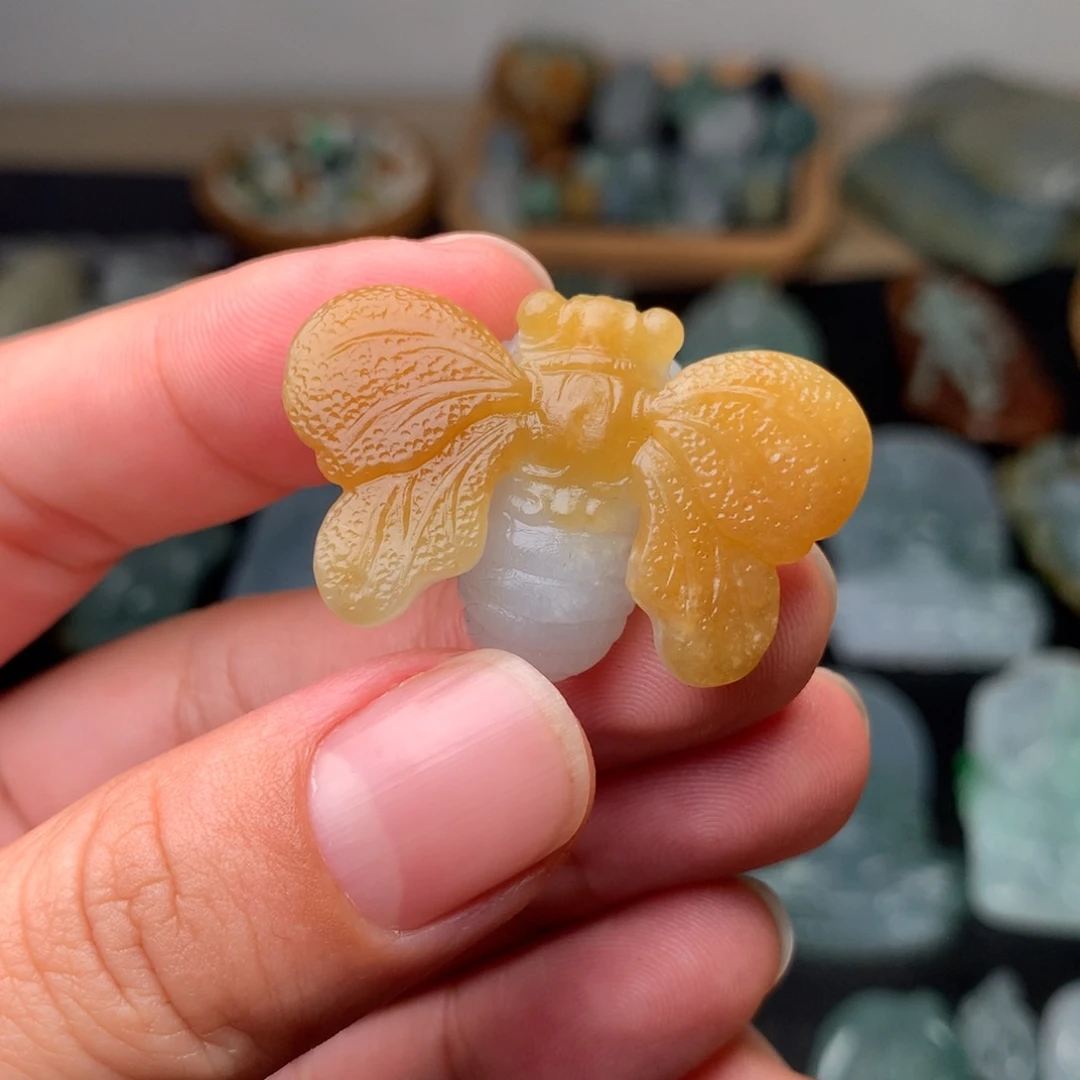 定制翡翠未镶嵌蜜蜂