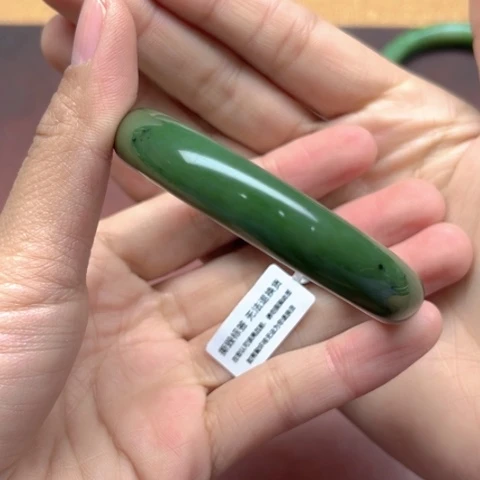 和田玉手镯未镶嵌爱*鬼