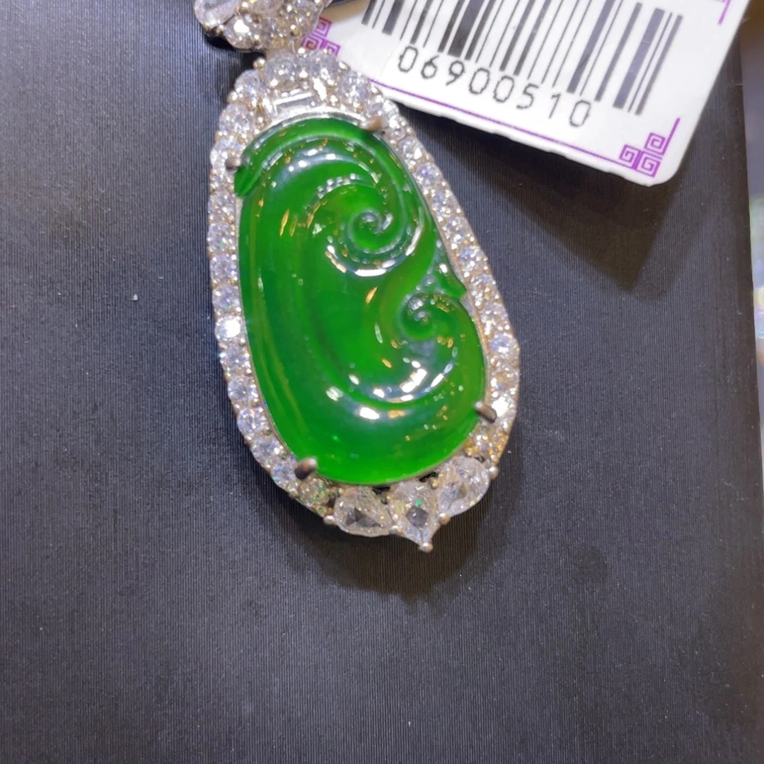 翡翠未镶嵌颈饰吊坠