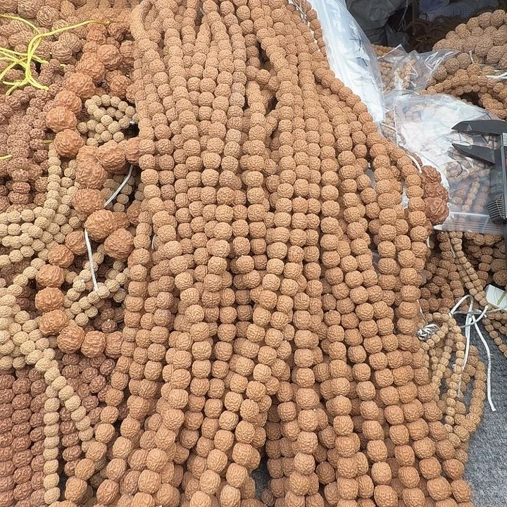 金刚菩提吊坠高高盘龙1.0左右114颗没有钢丝刷保手持