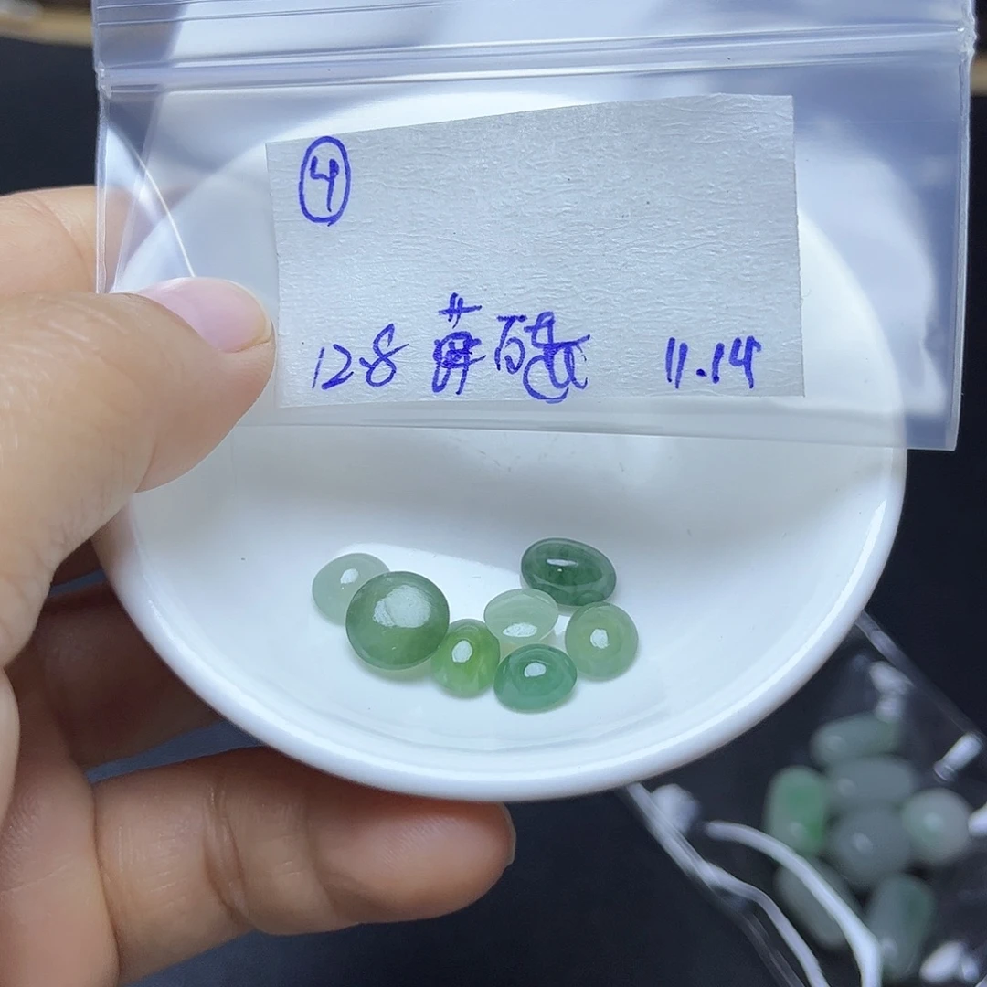 百***侯定制翡翠未镶嵌不退