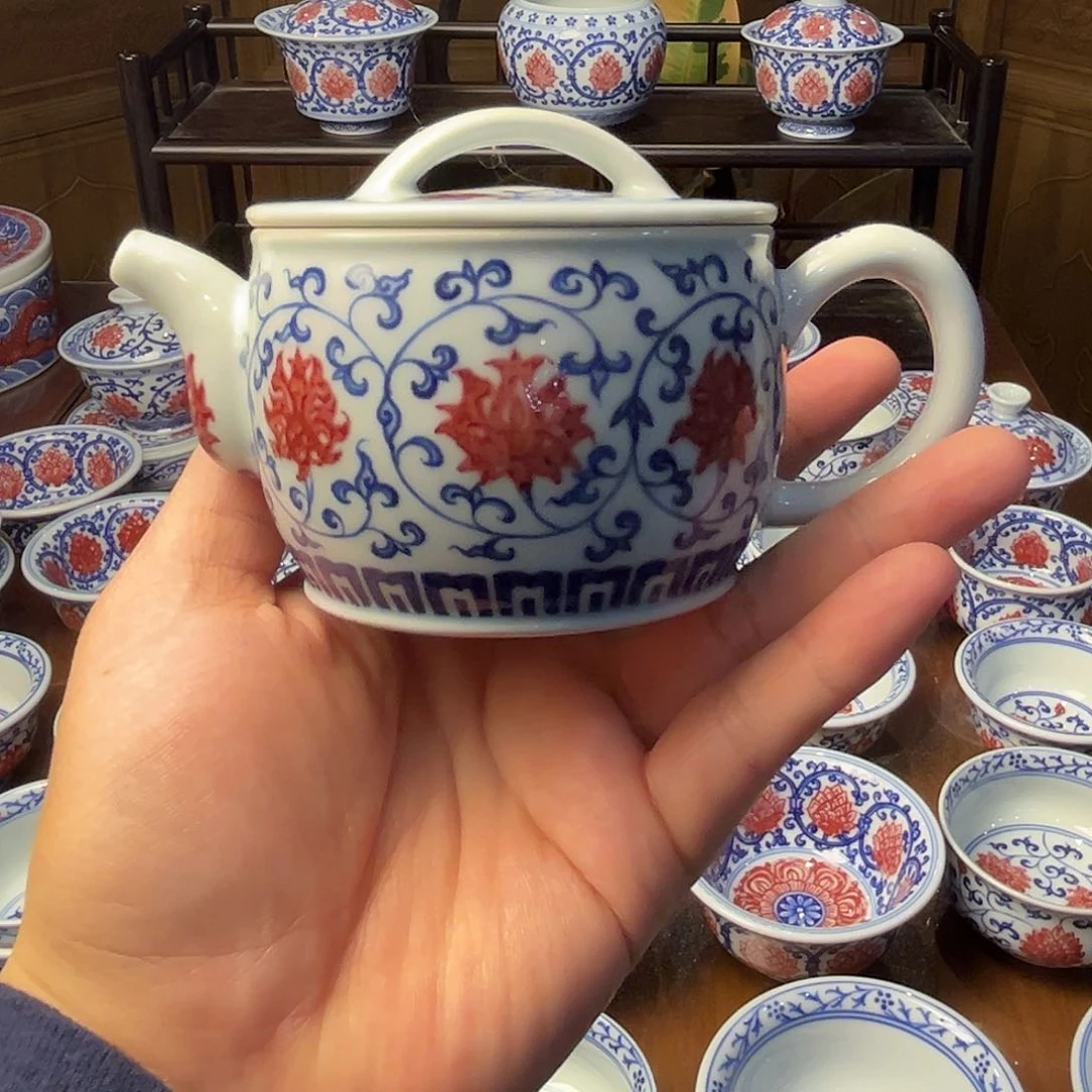 青花釉里红茶壶活动款