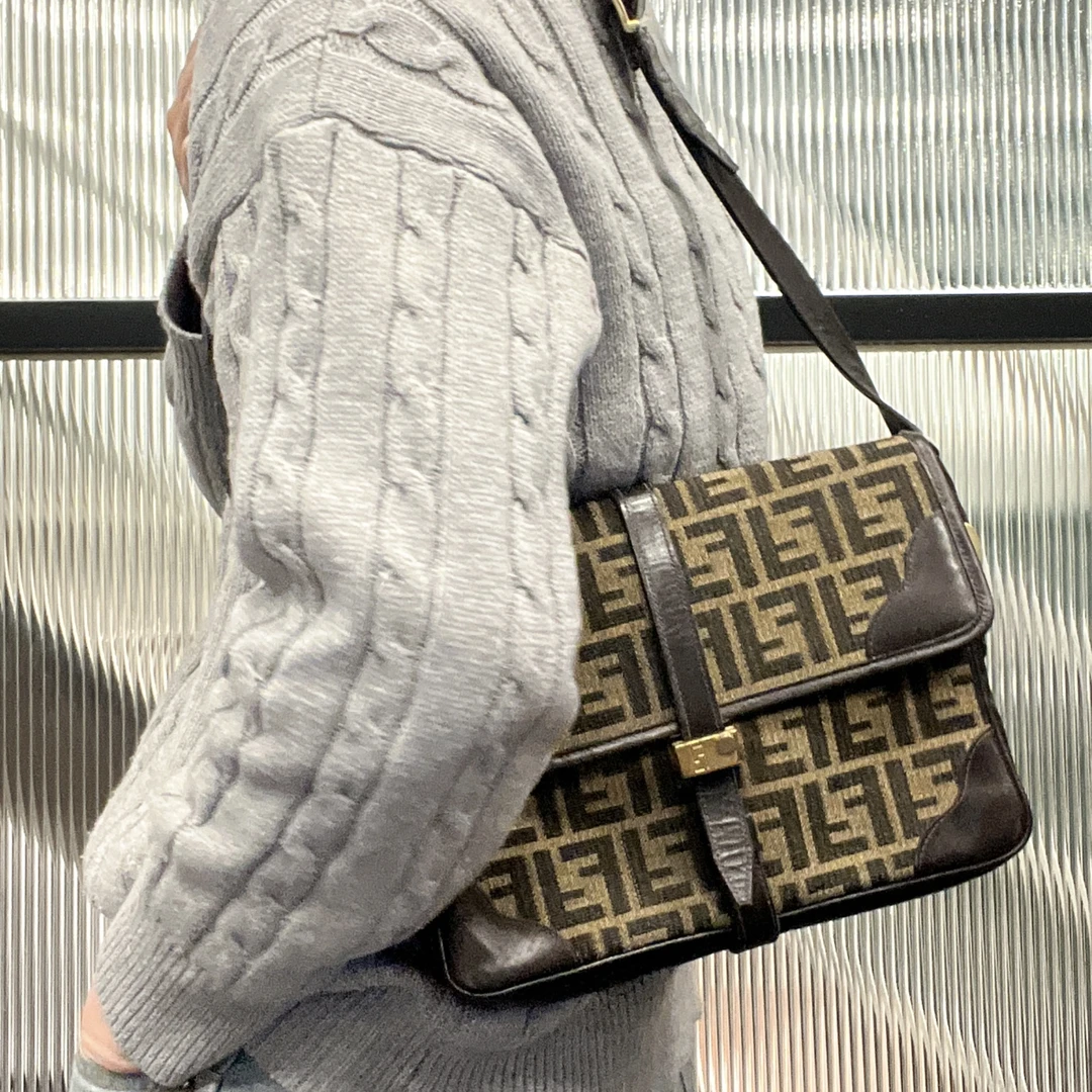 95新 FENDI/芬迪 【涛】21QQ08 老花斜挎包