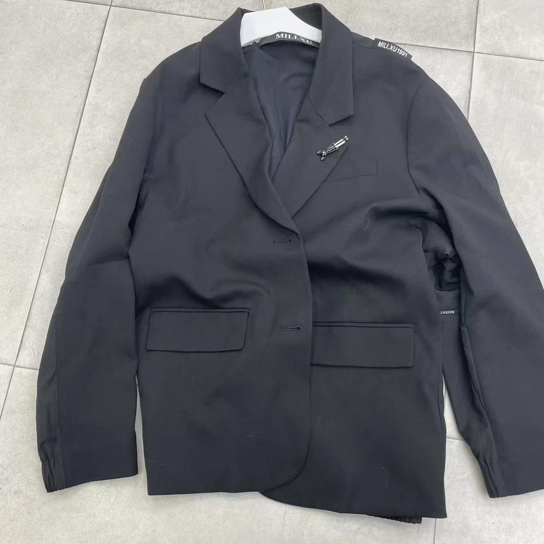 U/TI【MILIXU系列】设计师款AB拼接运动风带胸针显瘦百搭西装外套