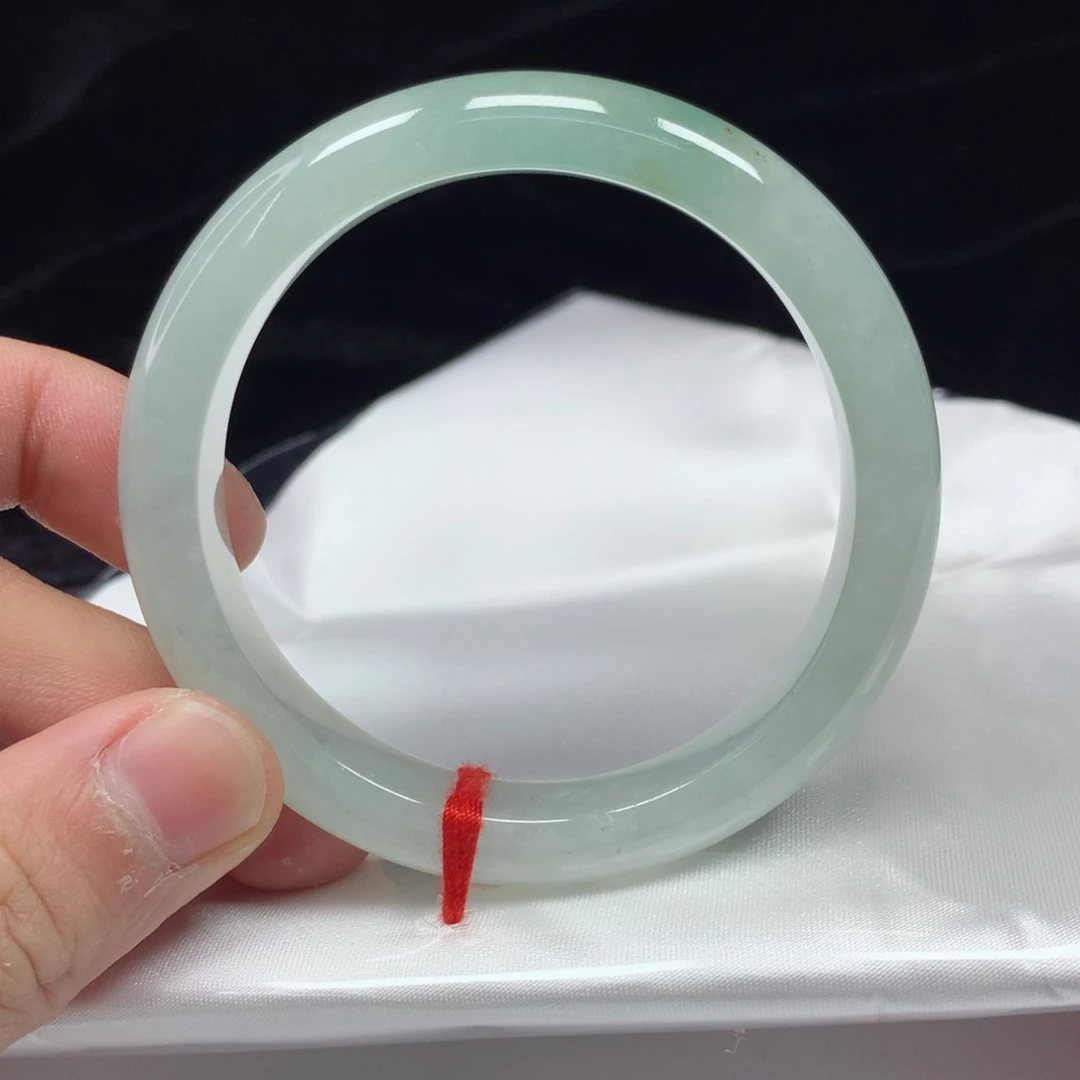 翡翠手镯（圆镯）未镶嵌54.6