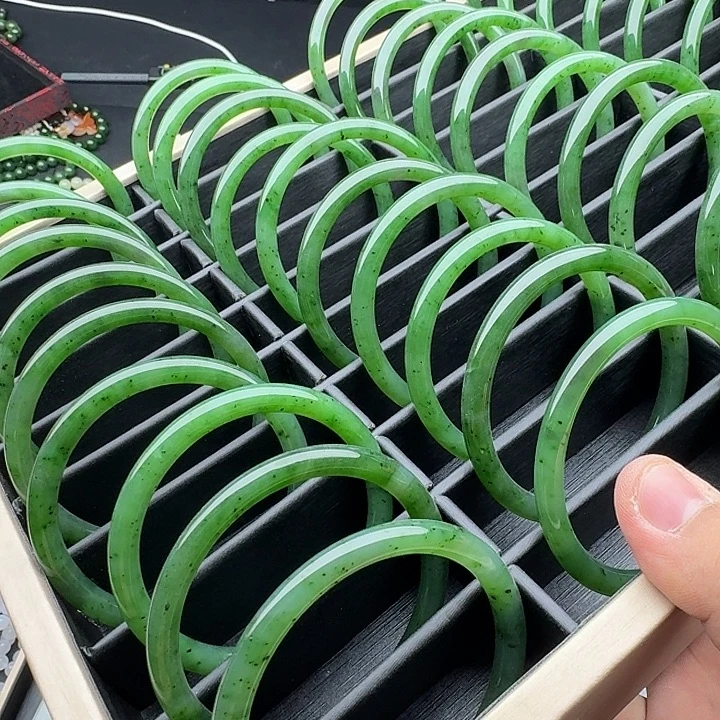 和田玉未镶嵌颈饰碧玉手镯多样性发一