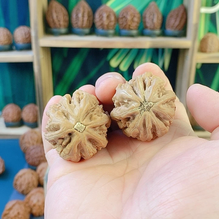 文玩核桃吊坠86龙胆36尺