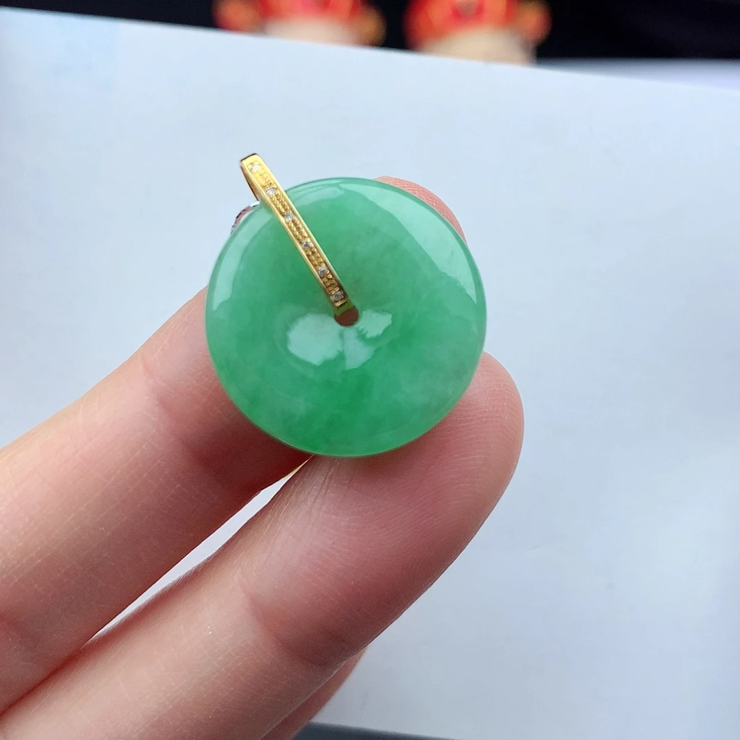 翡翠颈饰18K金镶嵌翡翠