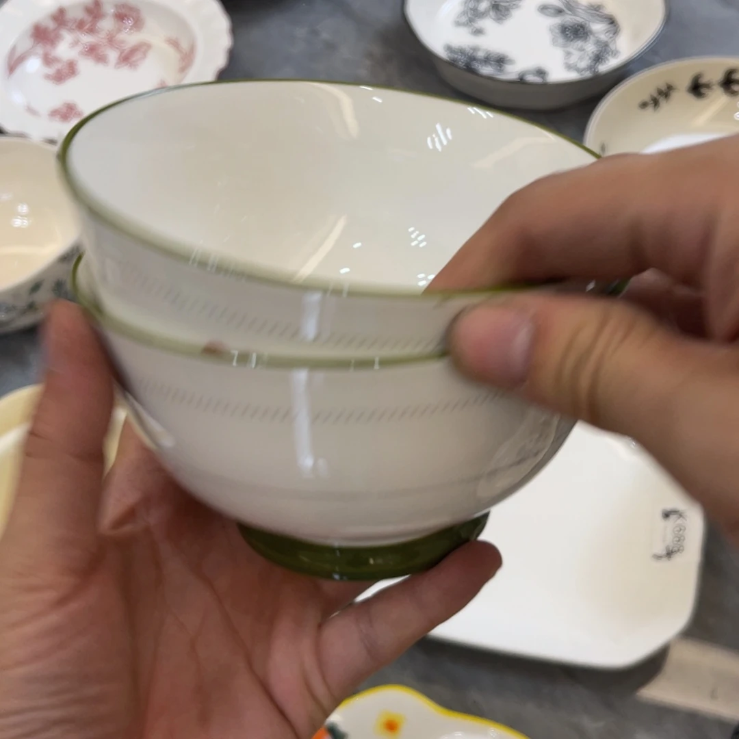 陶瓷微瑕餐具介意勿拍，满18飞！