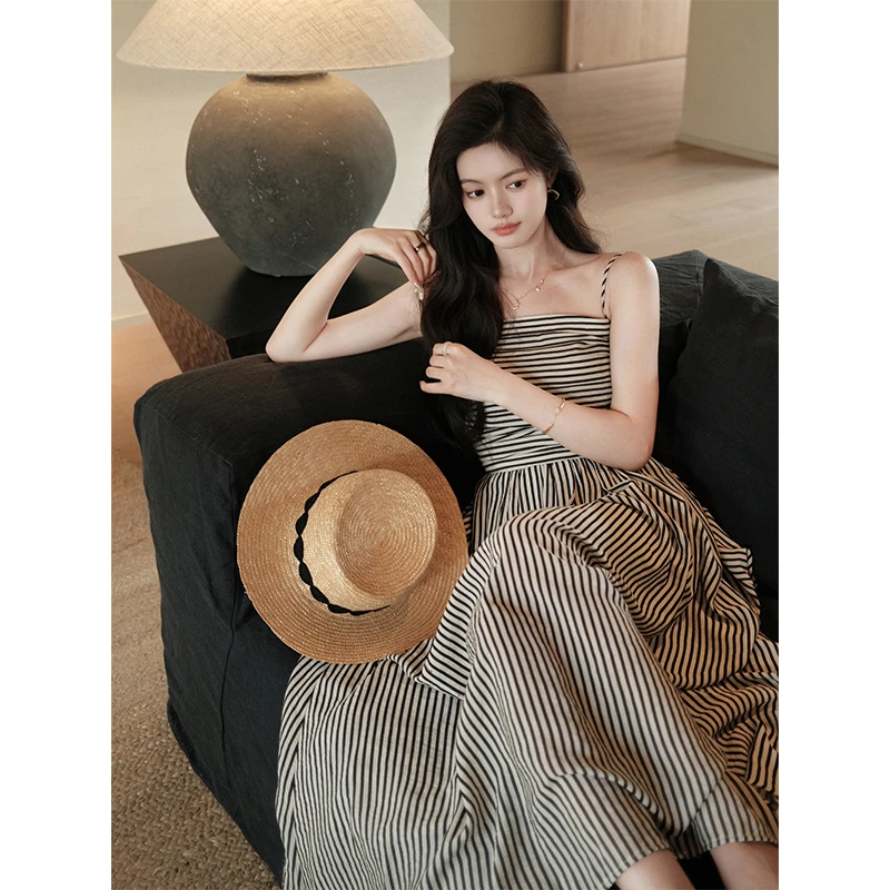 【年中大促】黑白条纹吊带连衣裙设计感气质修身显瘦长裙女