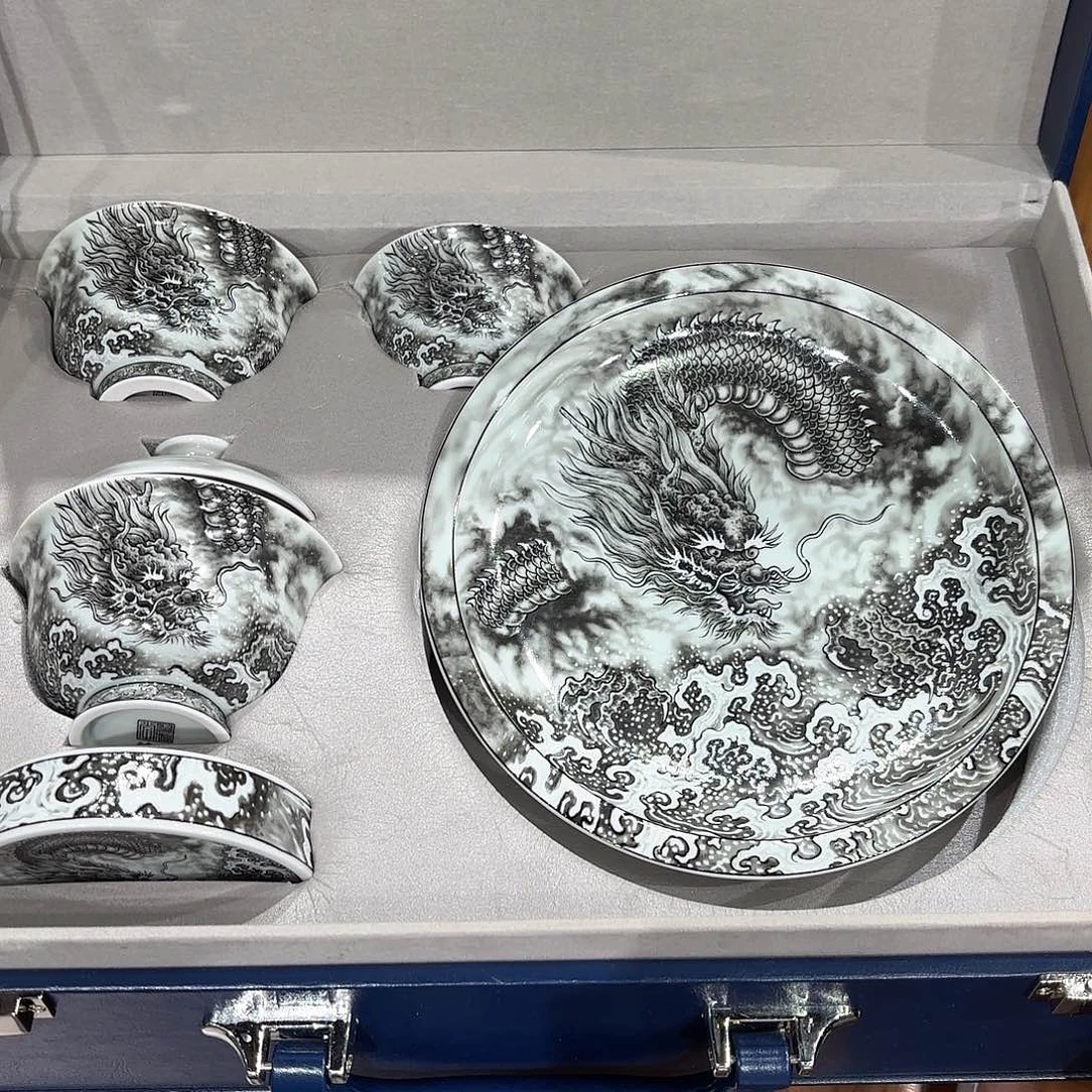 瓷片景德镇瓷器精品陈列