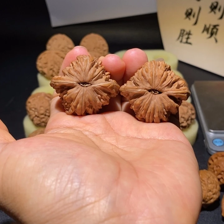 ****y文玩核桃吊坠四座楼