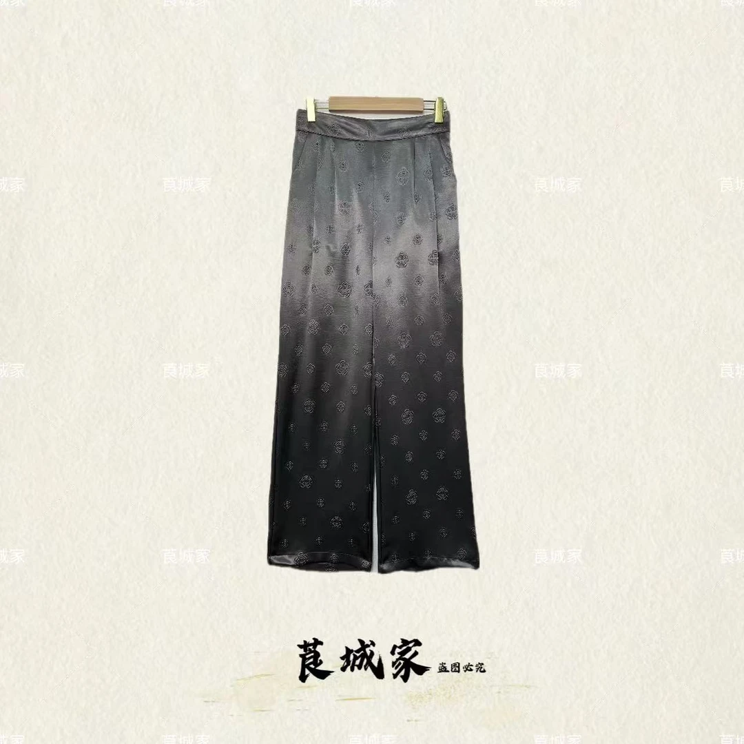 K1110点梅 经典款立体压花设计光面直筒裤