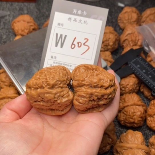 吊坠桃核我是第一百42