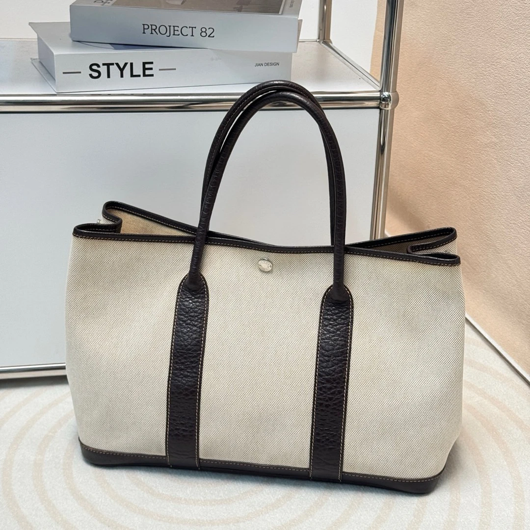95新 Hermes/爱马仕 乌木色拼米色 帆布拼皮 花园36/671556978