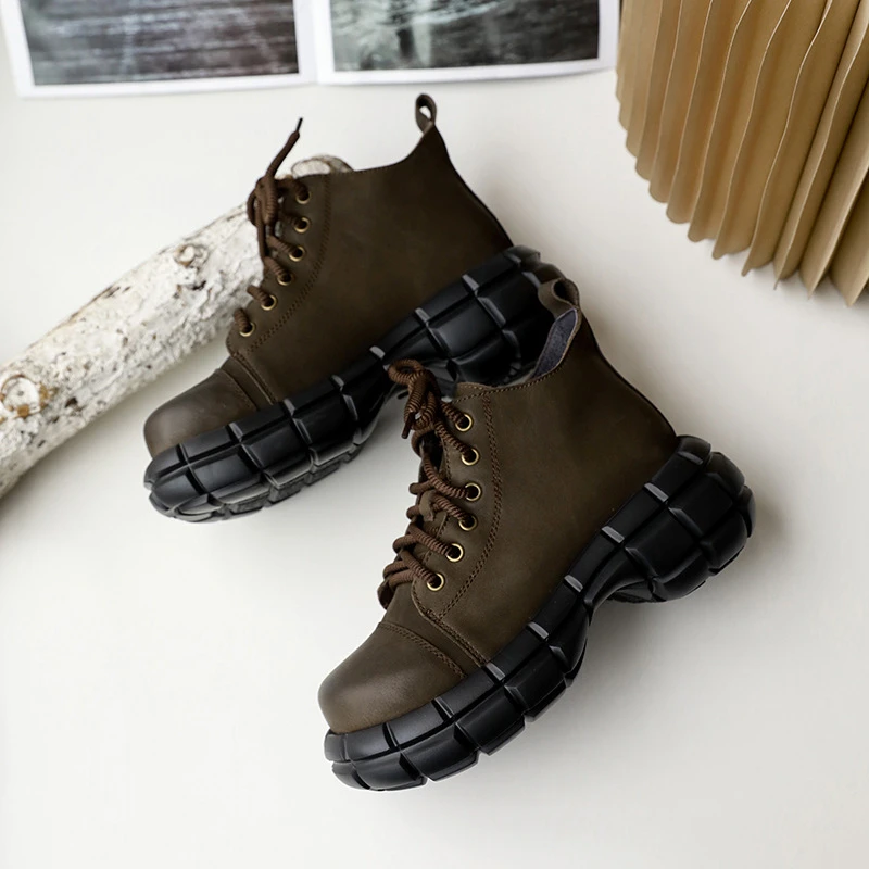 福利牛皮短靴圆头高跟真皮设计感靴子秋季个性厚底休闲单靴马丁靴