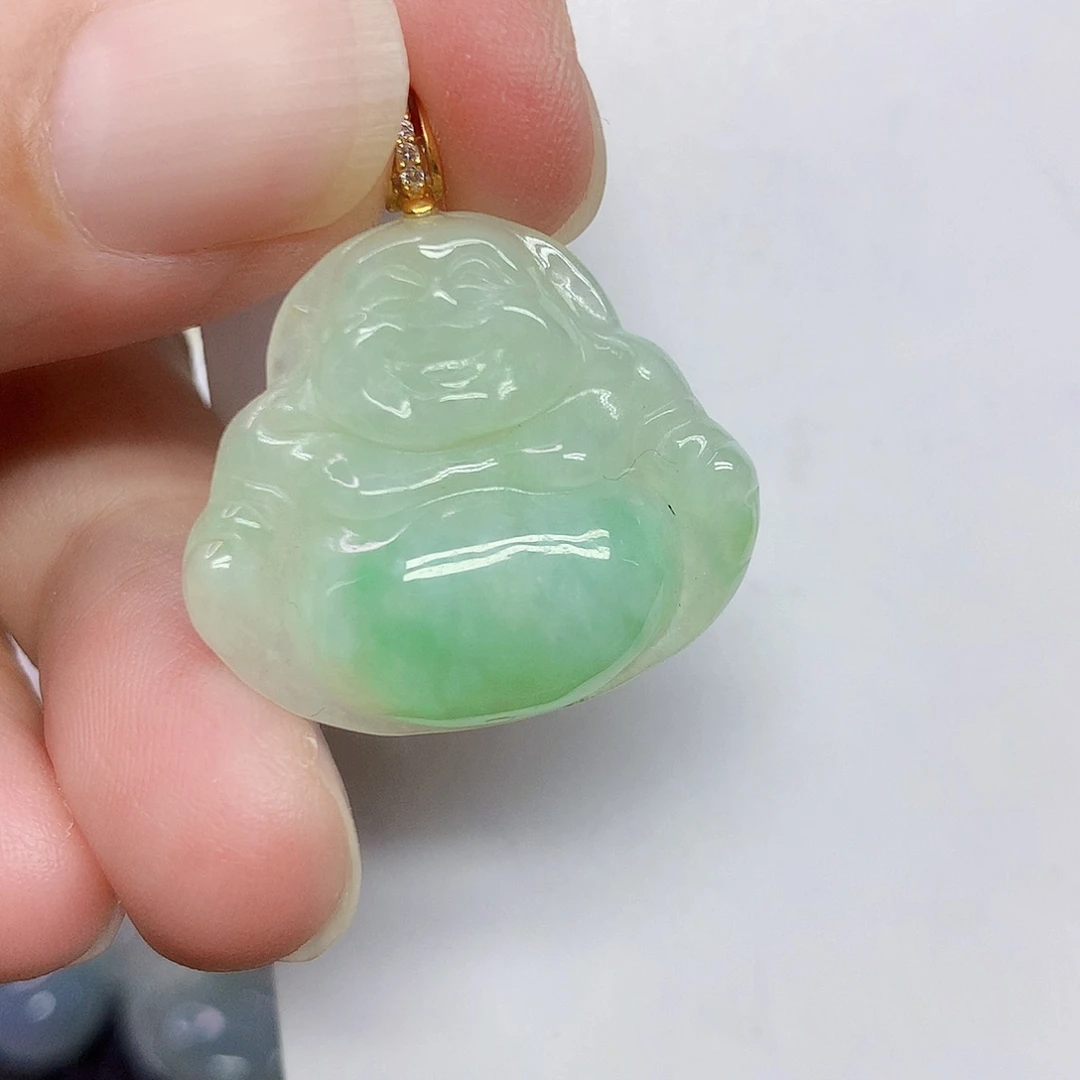 翡翠未镶嵌颈饰佛公