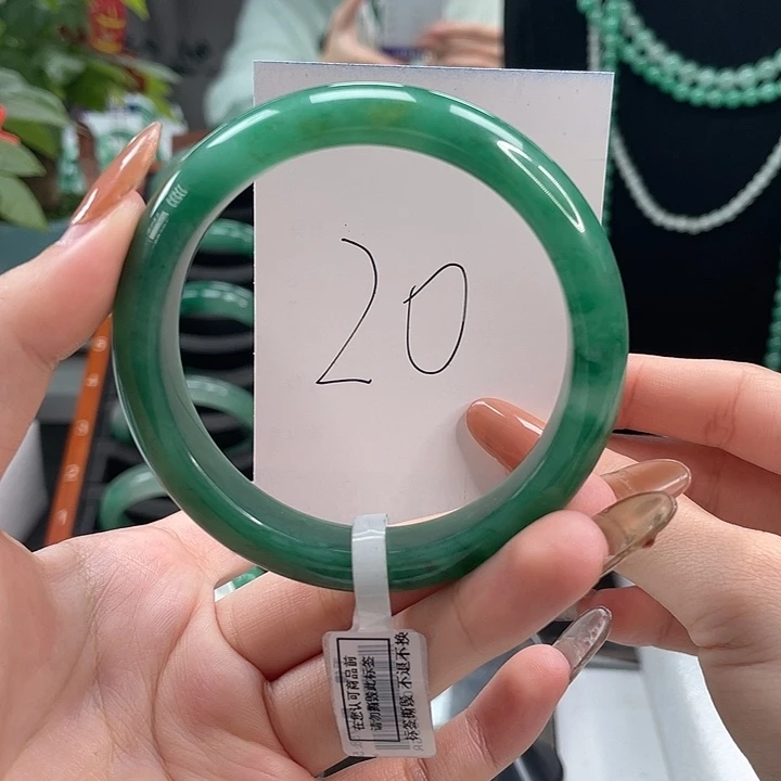 石英质玉手镯未镶嵌天然A货非洲翠手镯