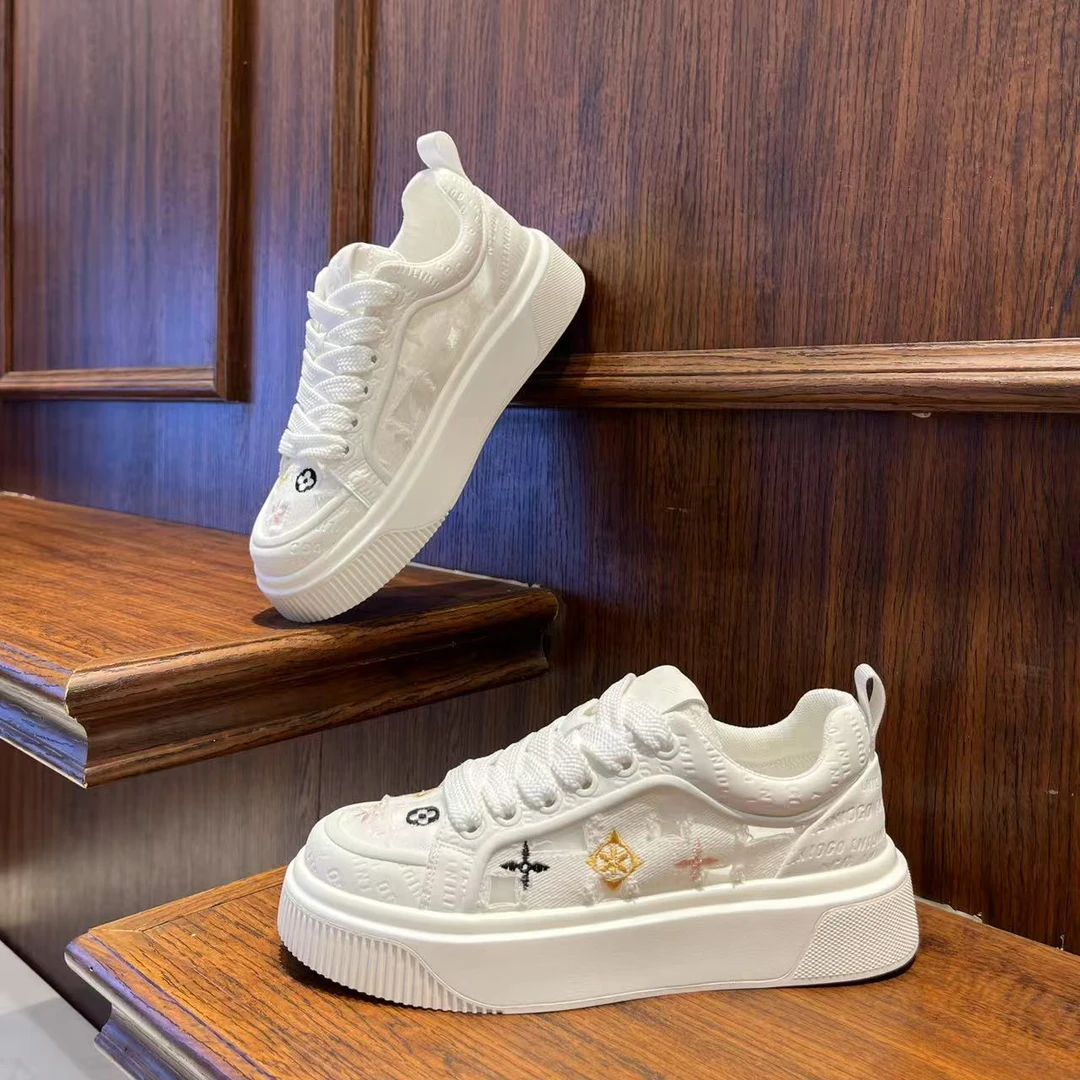 男鞋2025轻奢刺绣春夏季薄款布面休闲板鞋低帮时尚网红男生鞋子