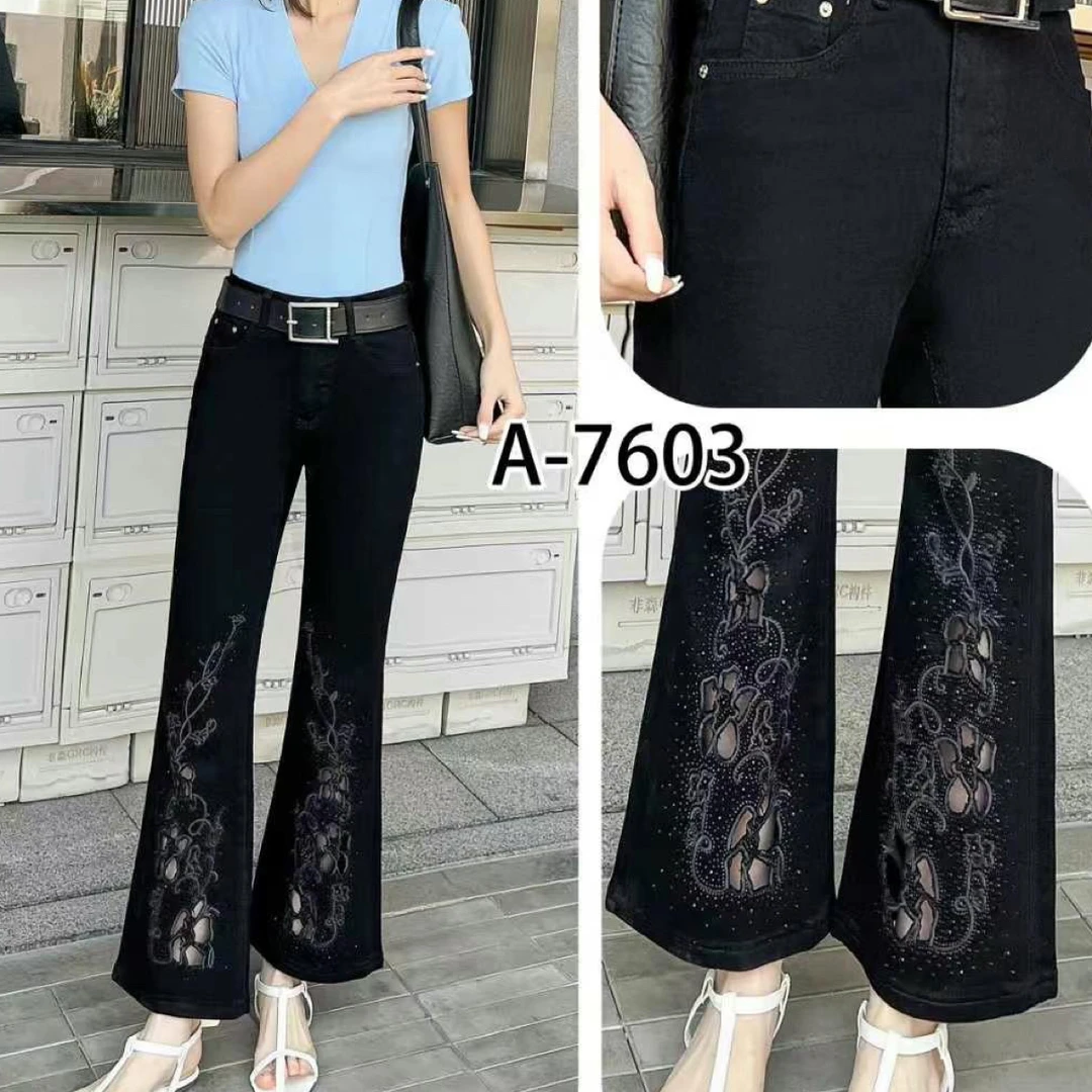 高档时尚刺绣烫钻镂空显瘦百搭夏季女士喇叭高腰牛仔裤裤子黑色