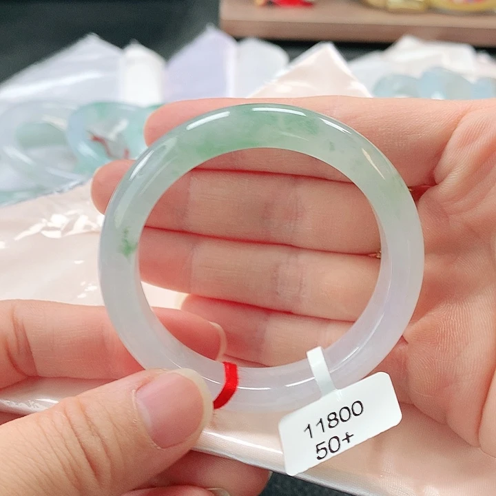 未镶嵌手镯翡翠?