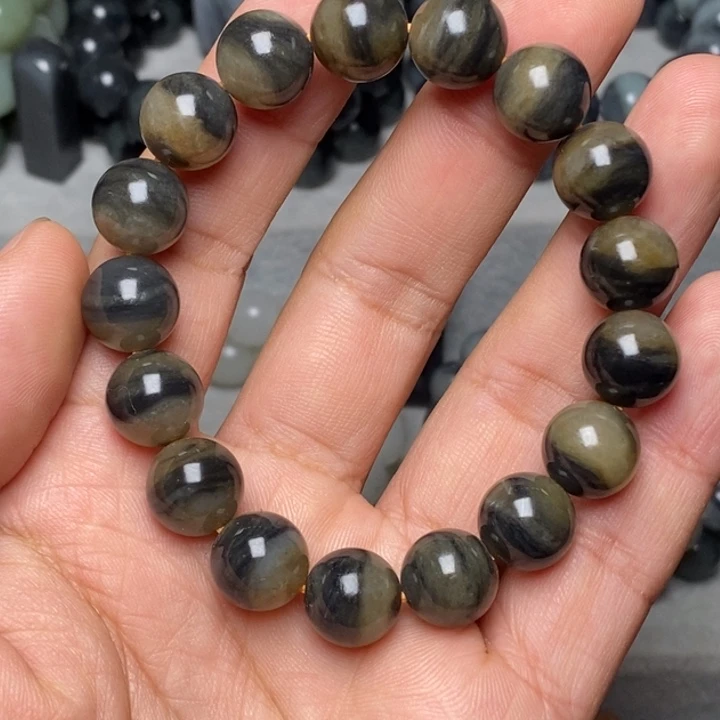 从***饹和田玉未镶嵌颈饰