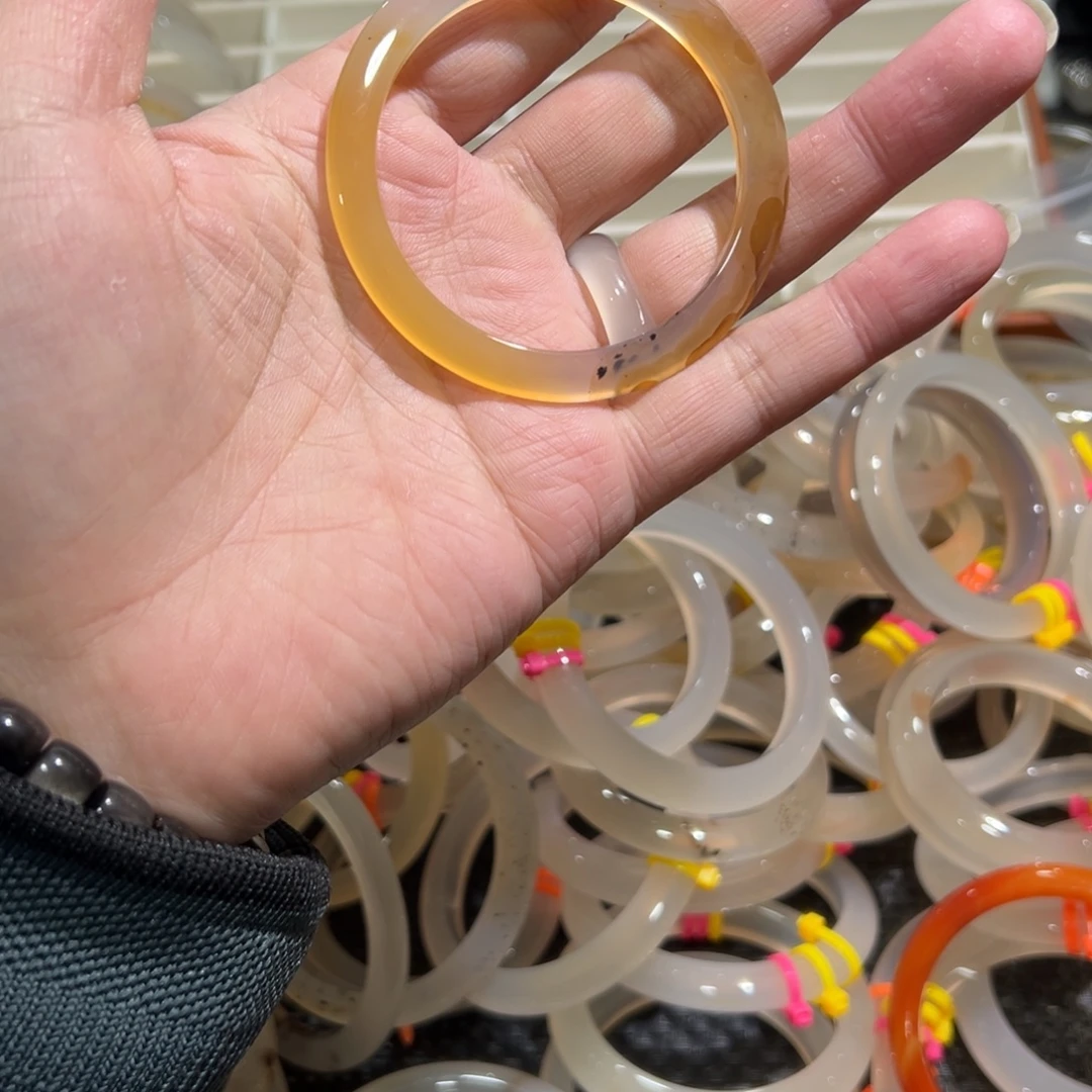 玛瑙/玉髓未镶嵌手镯54圈有包容21