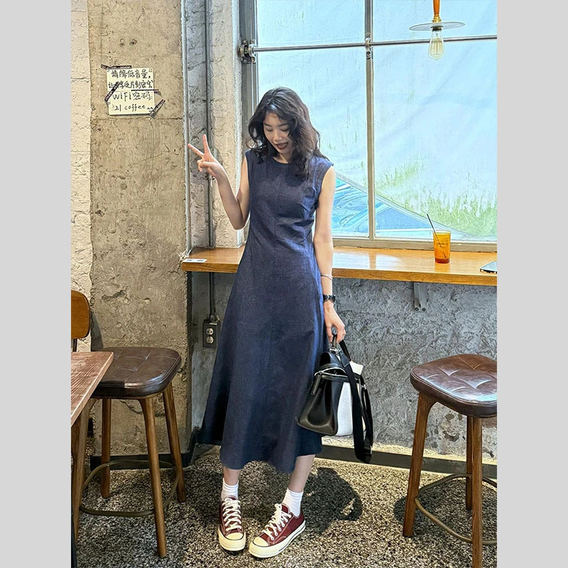 法式高级感修身牛仔连衣长裙气质无袖收腰复古女2025年夏季新款潮