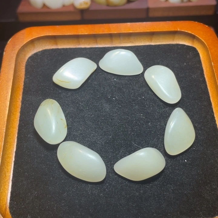 传***生未镶嵌手链和田玉