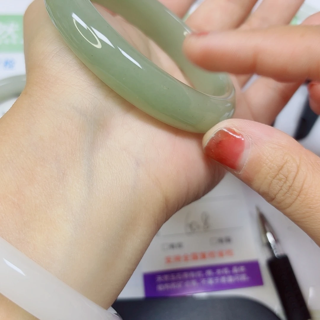 石英质玉未镶嵌手镯80/6061