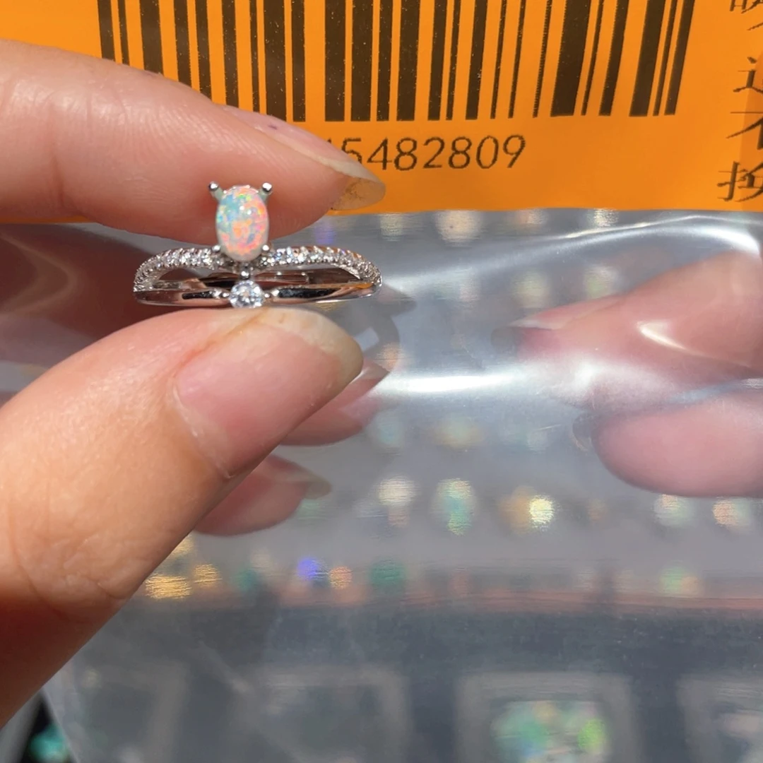 星***笑欧泊银S925镶嵌欧泊戒指