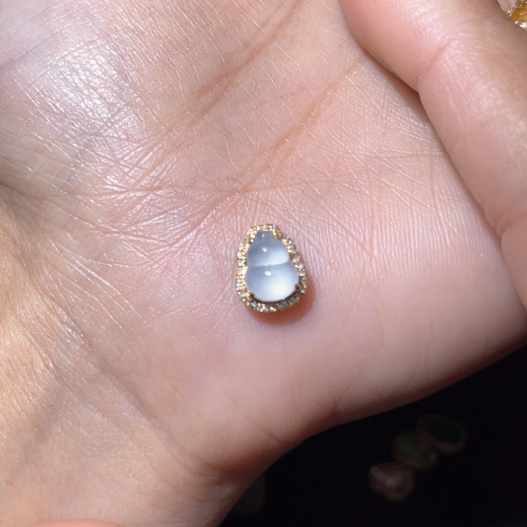 【闪购商品】翡翠吊坠(不含链)18K金镶嵌