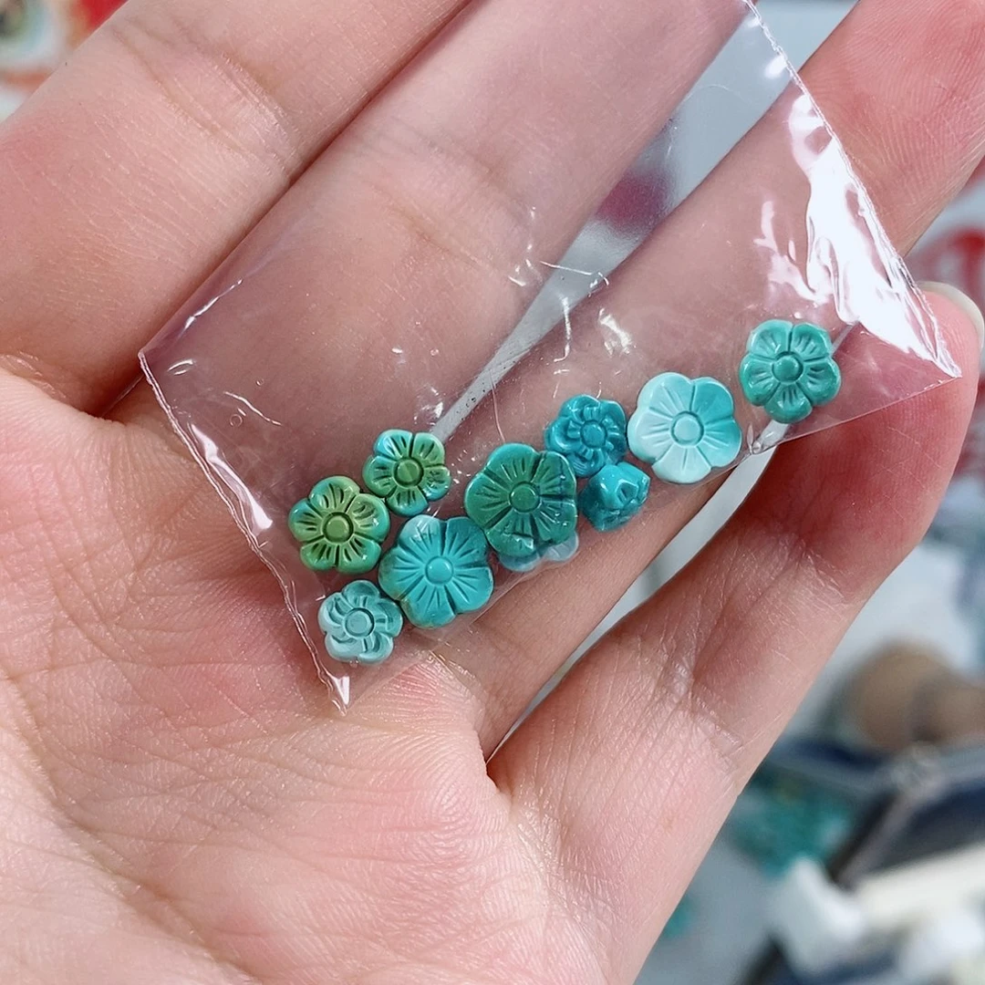 绿松石未镶嵌珠宝奇石