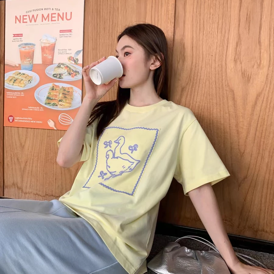 撞色鸭子刺绣贴布短袖t恤女春夏新款宽松纯棉上衣