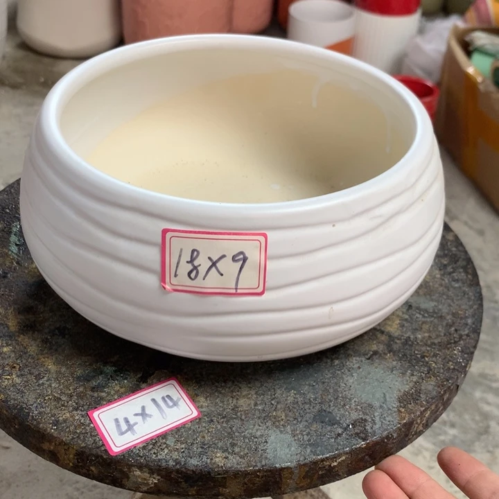 口18高9微瑕花盆