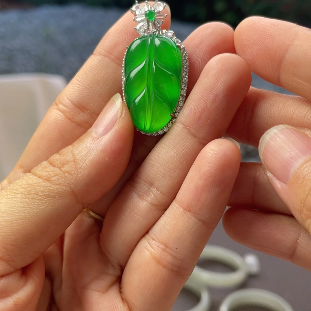 玛瑙/玉髓颈饰未镶嵌冰阳绿叶