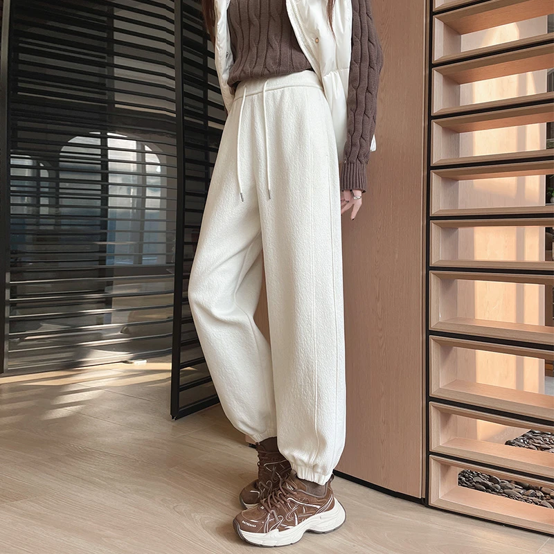2025新款宽松桑蚕丝羊毛运动裤女秋冬季加厚小个子白色束脚卫裤子