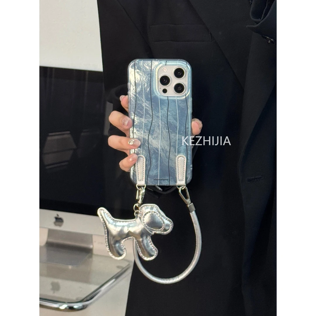 【壳之】个性线条蓝色锡纸纹适用苹果16/15/14Promax/13简约手机壳