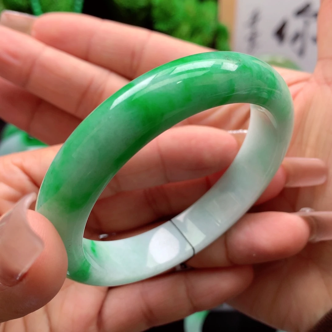 未镶嵌手镯翡翠缅甸