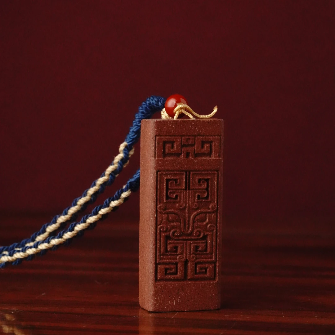 【珊木居】HXZ1546ZYD 玫瑰版花蕊夫人合香回纹手编绳吊坠