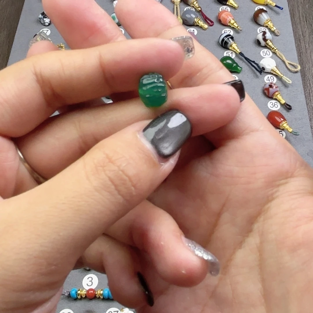 玛瑙/玉髓1未镶嵌9+mm。