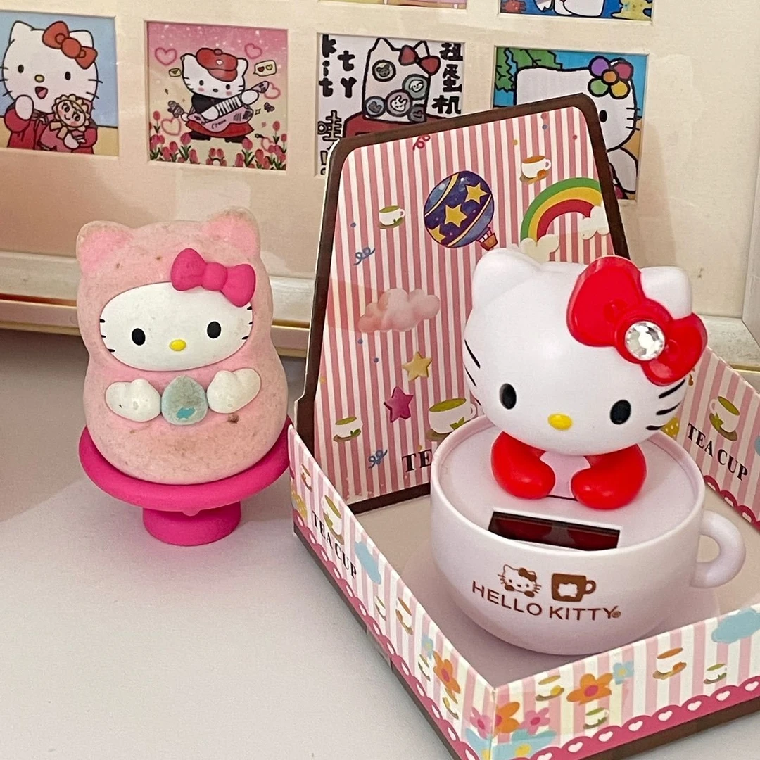 太阳能摇头凯蒂猫汽车饰品摆件创意卡通可爱点头kt猫小熊乔巴路飞