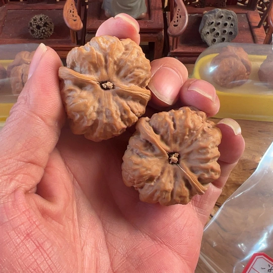 文玩核桃把件龙**司文玩核桃精品蛤蟆头