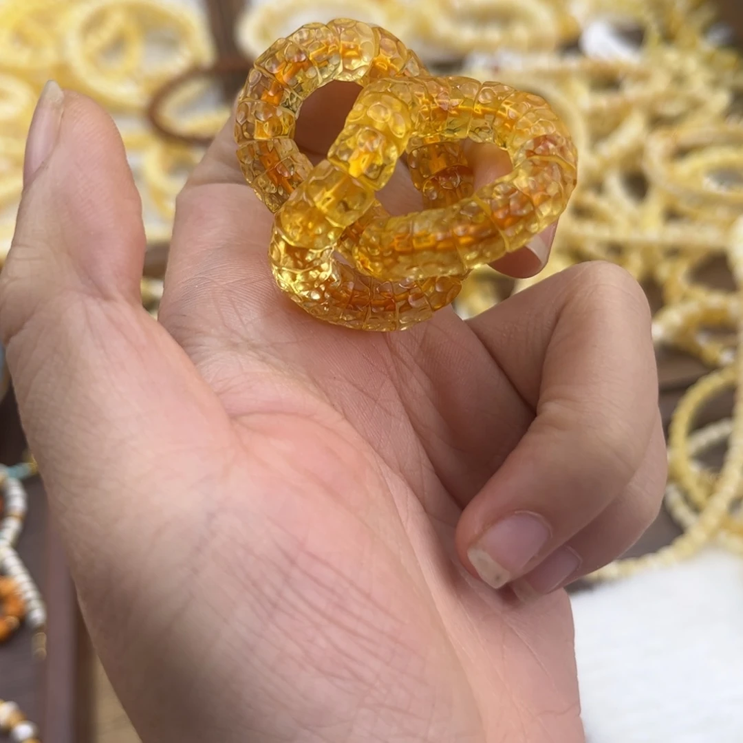 蜜蜡裸石未镶嵌黄金糕