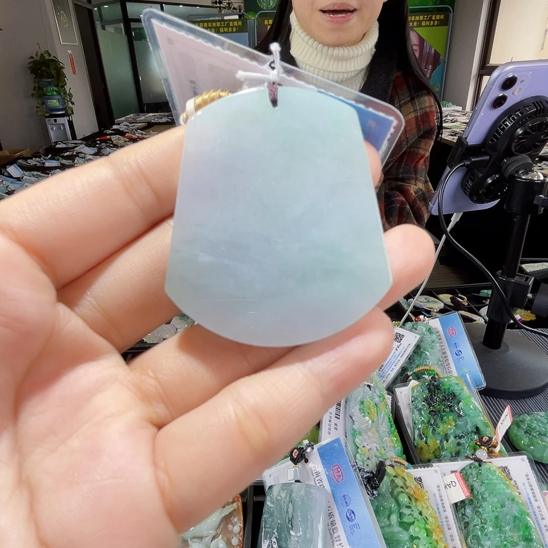 颈饰未镶嵌翡翠一
