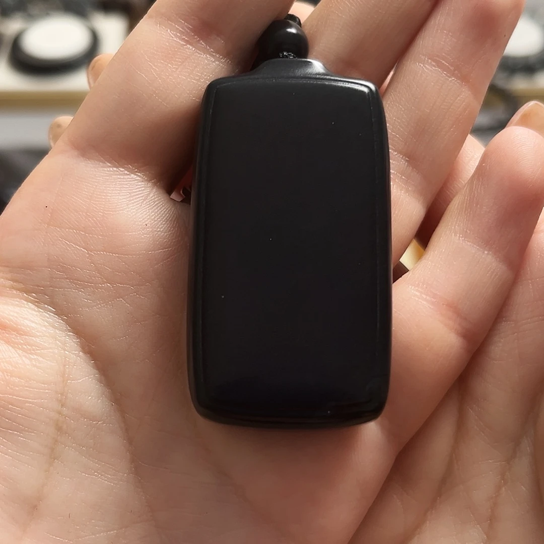 和田玉（墨玉）未镶嵌颈饰面包高羊脂白肉