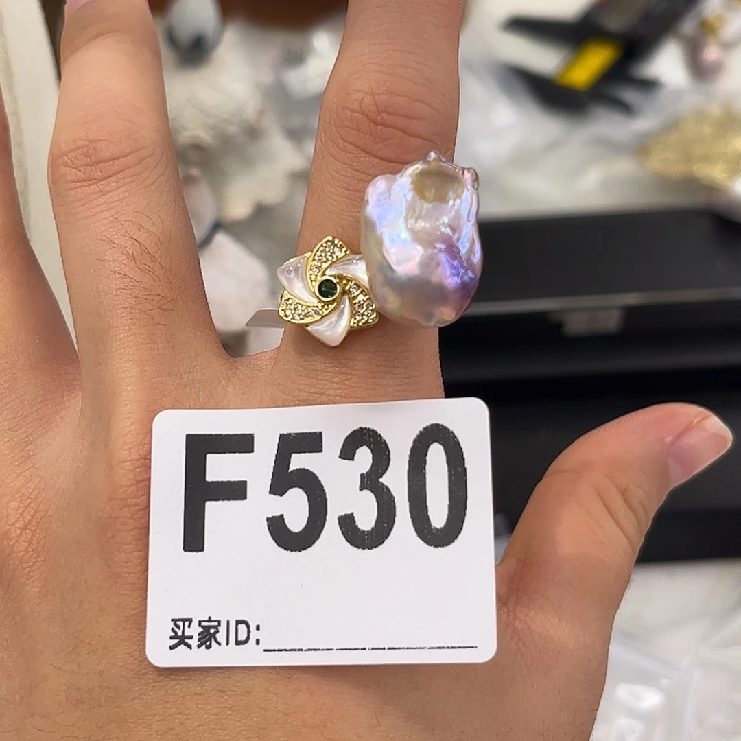 淡水珍珠合金耳饰