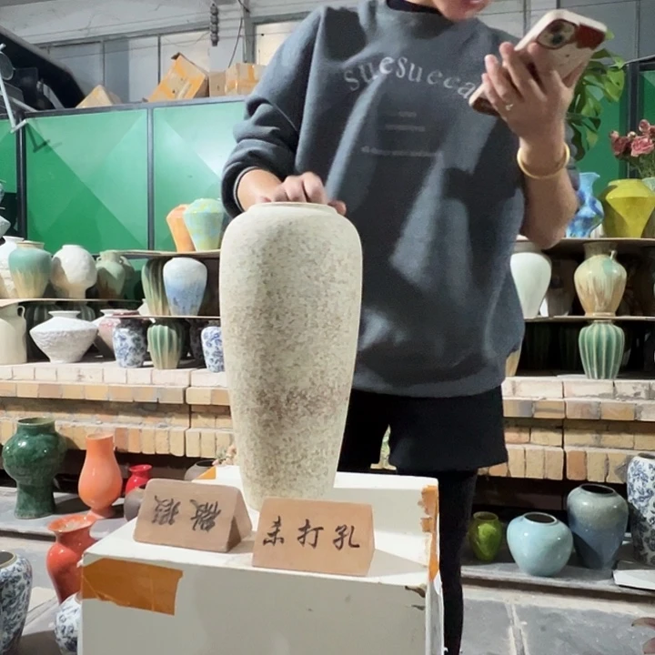 景德镇陶瓷花瓶工厂